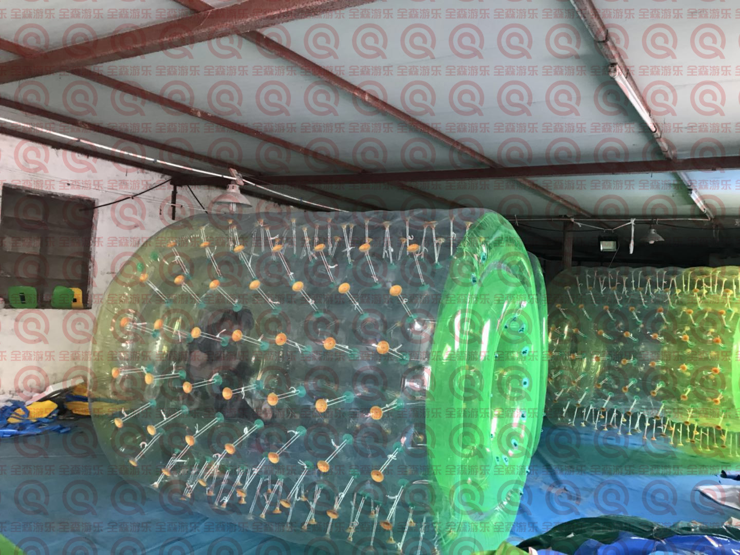 水上滾筒充氣水上玩具游樂設(shè)備廠家