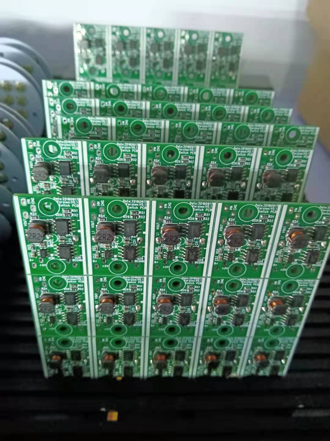 只做smt樣品貼片打樣小批量生產(chǎn)smt貼片電子加工、 PCBA一站式（PCB+元器件+SMT/DIP）、貼片加工焊接