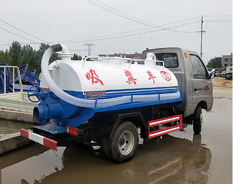 3方吸糞車價(jià)格  3方吸糞車供應(yīng)商