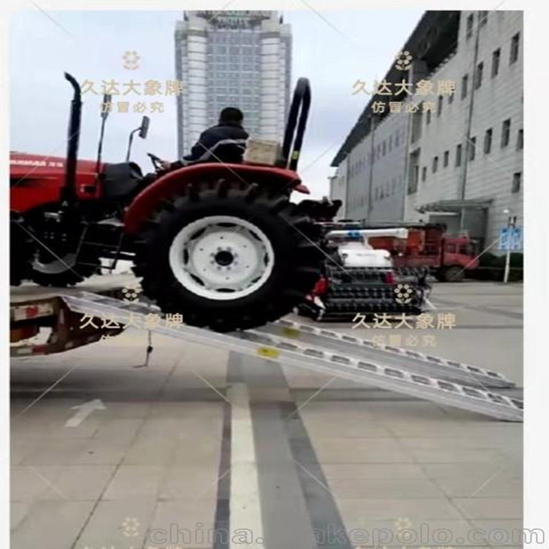 久達大象牌4.2米跨區(qū)作業(yè)用防滑款收割機鋁爬梯