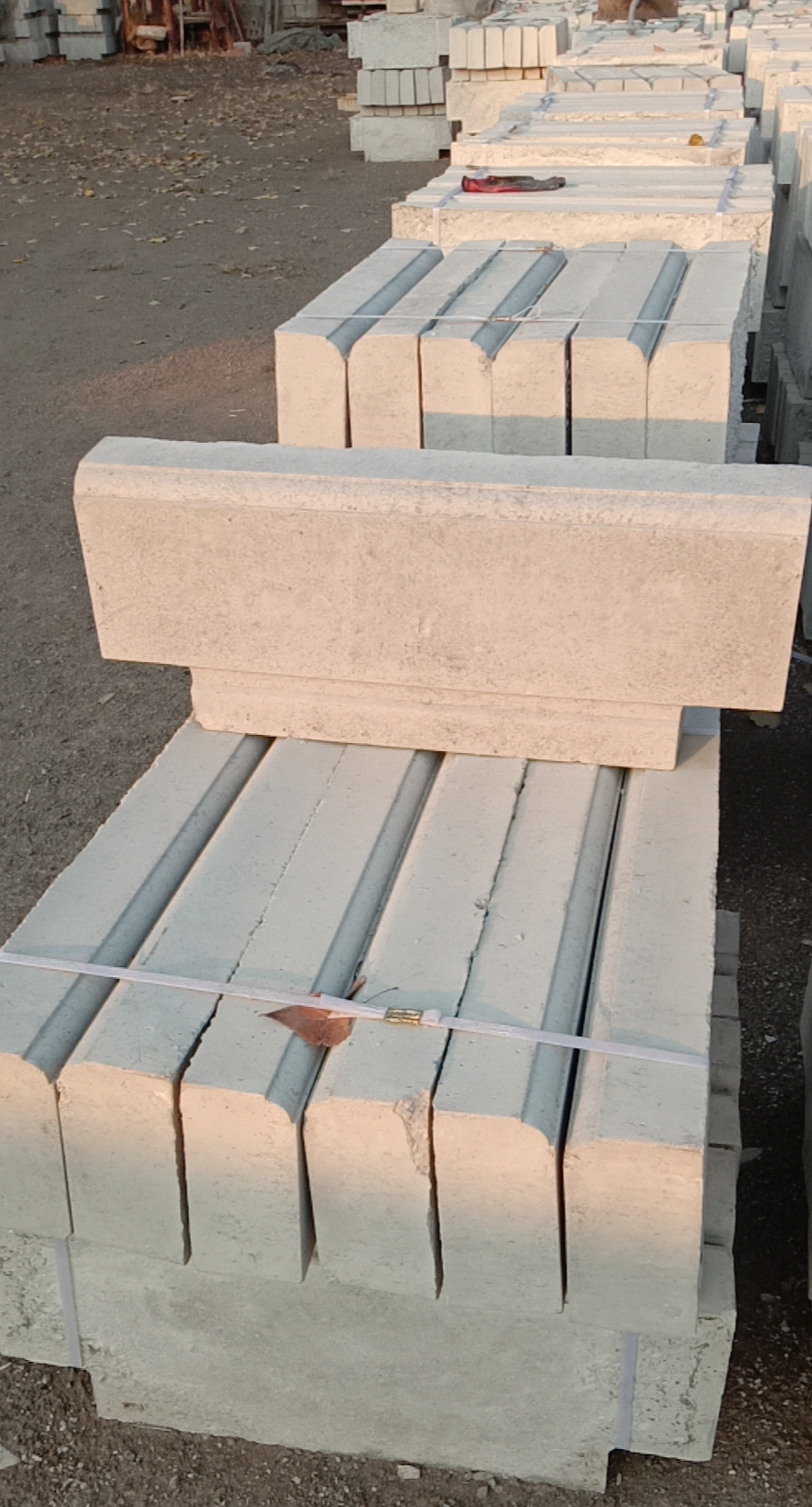 濟(jì)南市路沿石75*20*10,75*30*15定做價(jià)格加工送貨山東濟(jì)南長(zhǎng)清國(guó)峰水泥制品有限公司