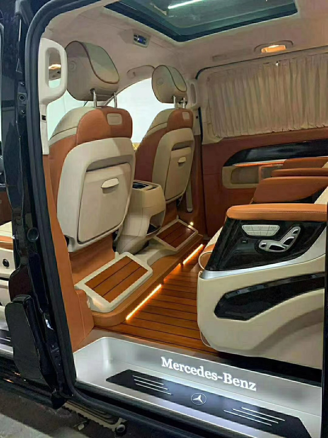 深圳威霆/V260定制楓馳之夢(mèng)套餐 高端私人定制 整車設(shè)計(jì) 一站式改裝 航空座椅 木地板 沙發(fā)床 電中尾門等