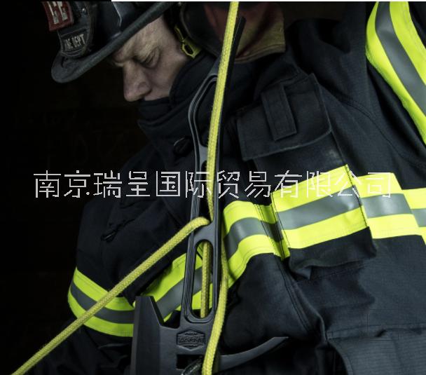 巴達克斯戰(zhàn)術(shù)工具T2配合繩索緩降多功能斧