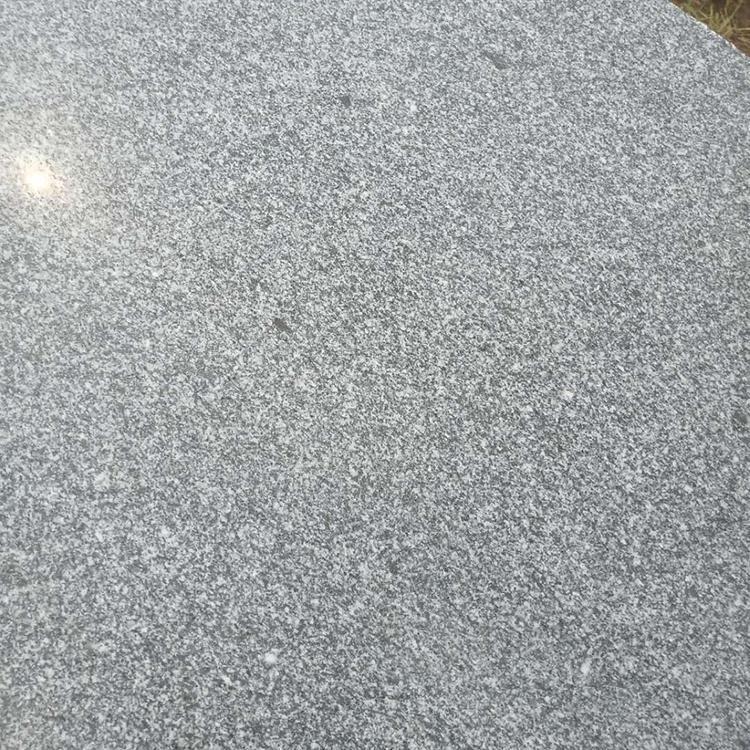 萊州榮信石業(yè)廠家供應(yīng)芝麻灰 芝麻灰火燒板花崗巖加工