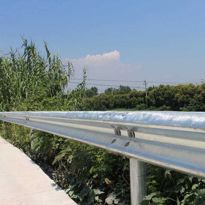 斯達特護欄廠生產(chǎn) 安裝 銷售波形護欄 波形護欄板 可生產(chǎn)多種規(guī)格波形護欄 品質(zhì)保證