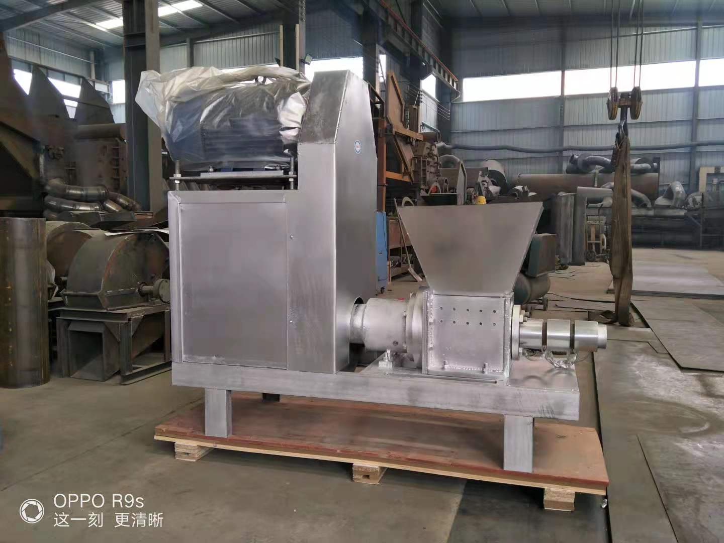 木炭機設備生產線生產出來的木炭不耐燒是什么原因