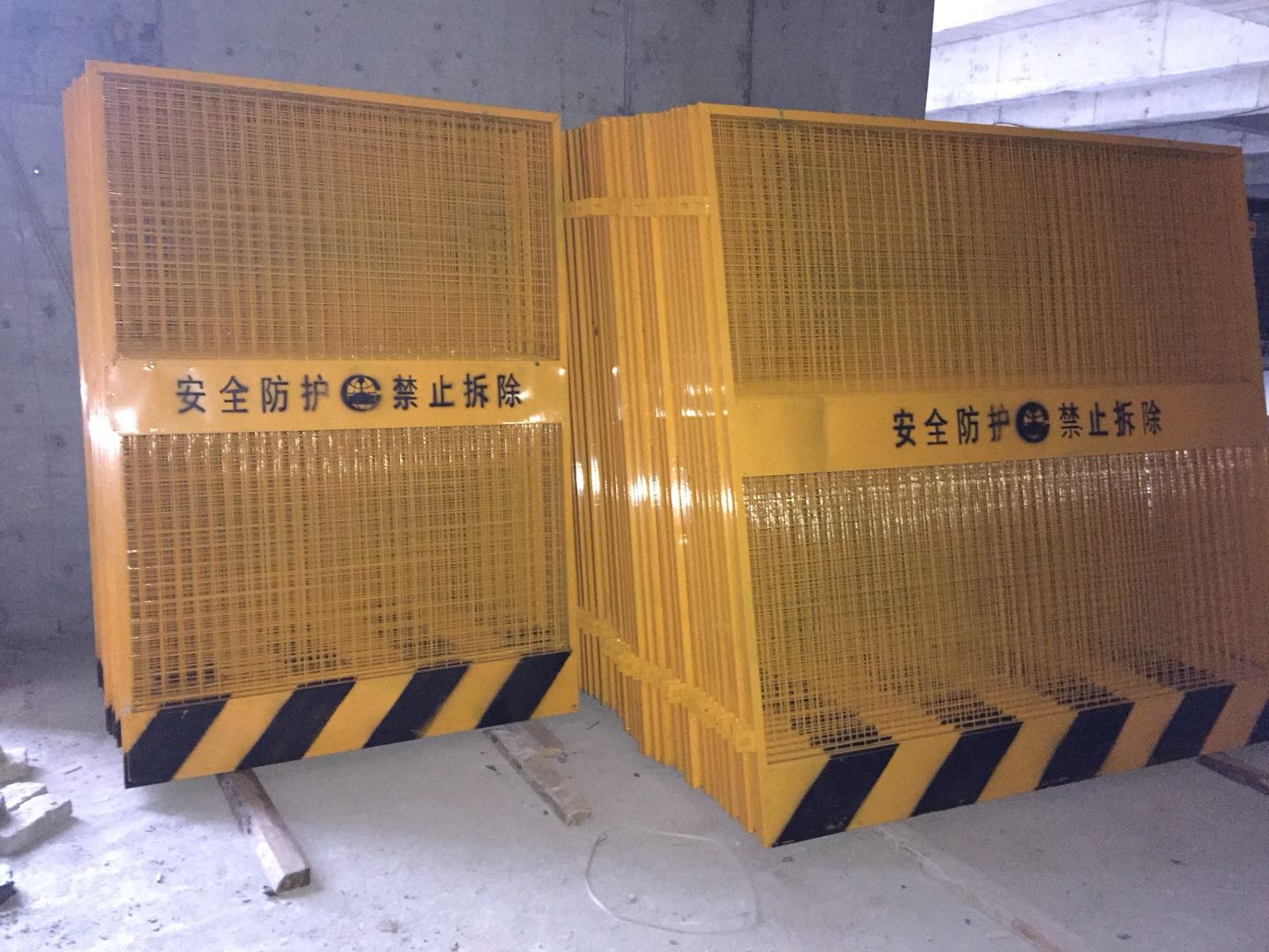 電梯井門聯(lián)系方式  電梯井門供應(yīng)商