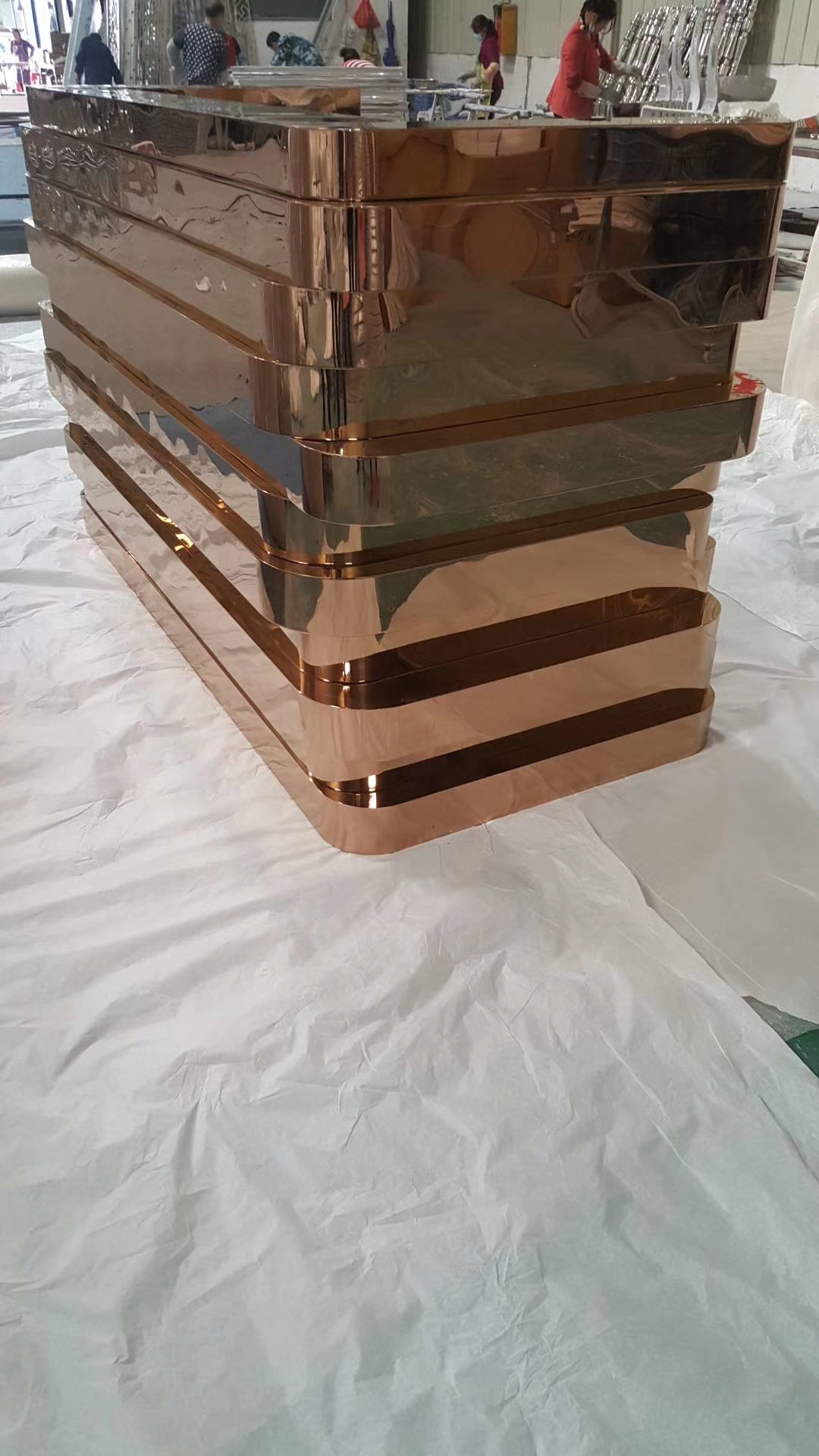 不銹鋼接待臺(tái)定制廠家，鏡面玫瑰金不銹鋼前臺(tái)柜子