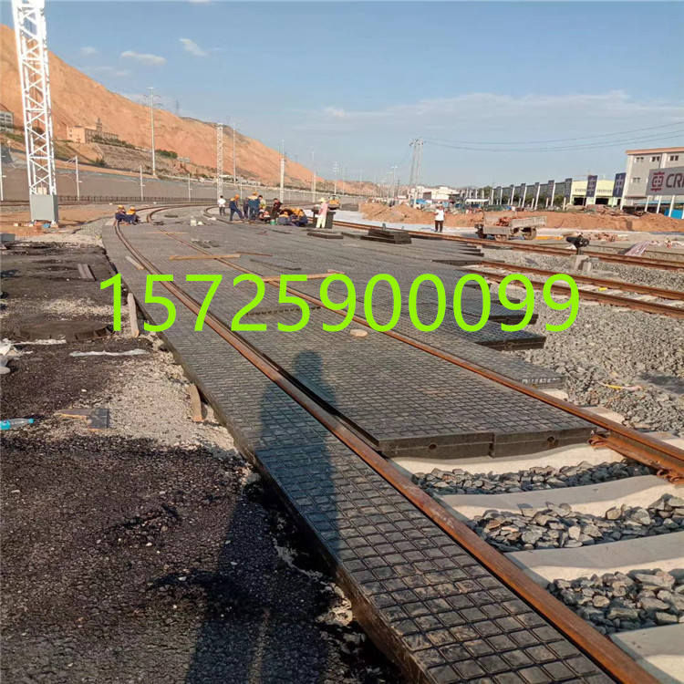 新三型鐵路道口板  鐵路橡膠道口板   鐵路p50道口板