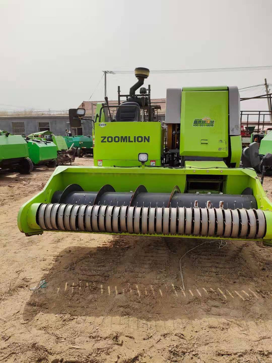 中聯(lián)重科履帶自走式地滾刀打捆機(jī) 大型方捆打捆機(jī) 地滾刀打捆機(jī)