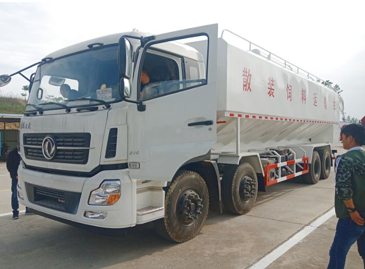 液壓散裝飼料罐車 液壓散裝飼料罐車供應(yīng) 液壓散裝飼料罐車廠家  山液壓散裝飼料罐車  北京液壓散裝飼料罐車