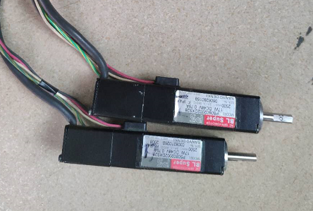 深圳維修安川伺服馬達(dá)SGMAS-08A2A2C-Y2貼片機(jī)用伺服電機(jī)