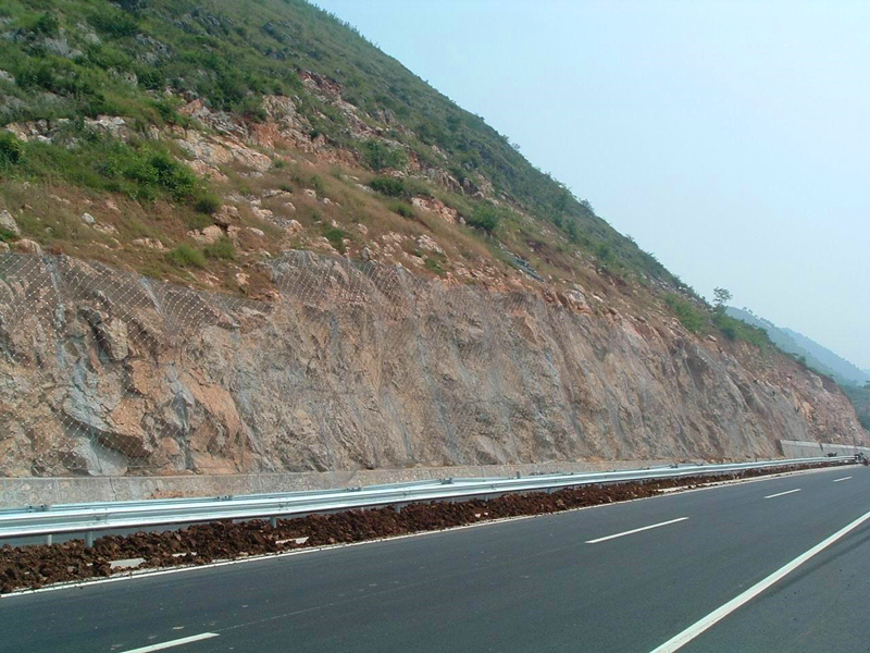 公路柔性防護(hù)網(wǎng) 柔性護(hù)坡防護(hù)網(wǎng) 公路斜坡防護(hù)網(wǎng)施工