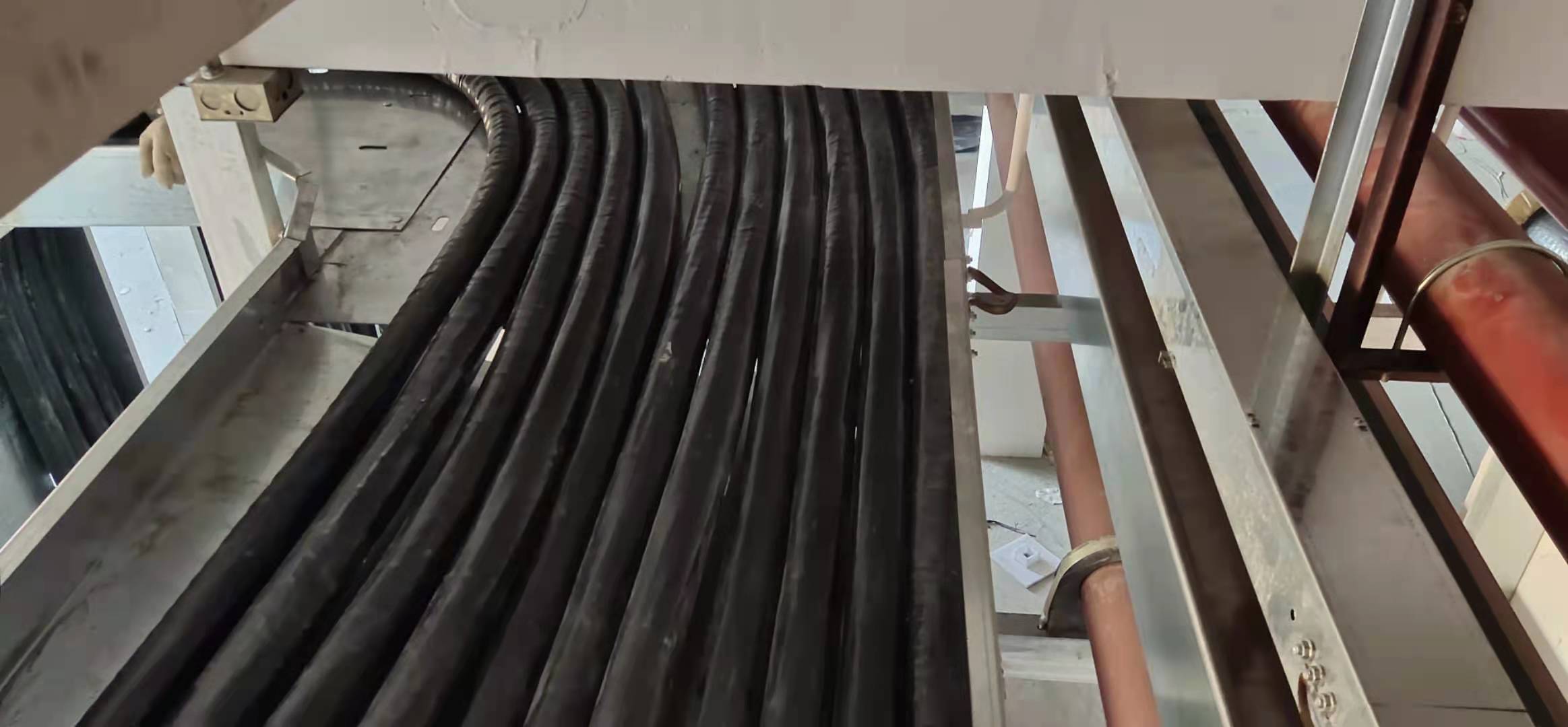 珠海低壓電纜壓頭施工隊(duì)  高壓低壓電纜鋪設(shè)報(bào)價(jià)表 珠海高壓低壓電纜鋪設(shè)
