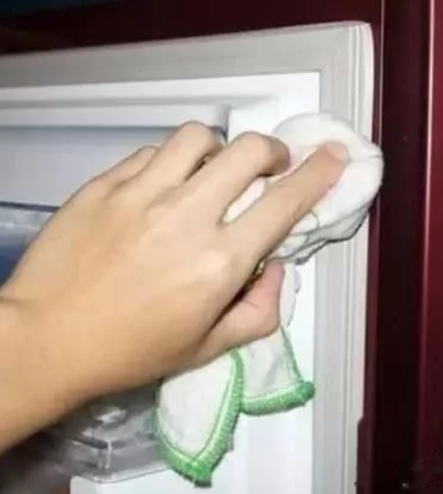 冰箱如何清洗  冰箱清洗方法有哪些