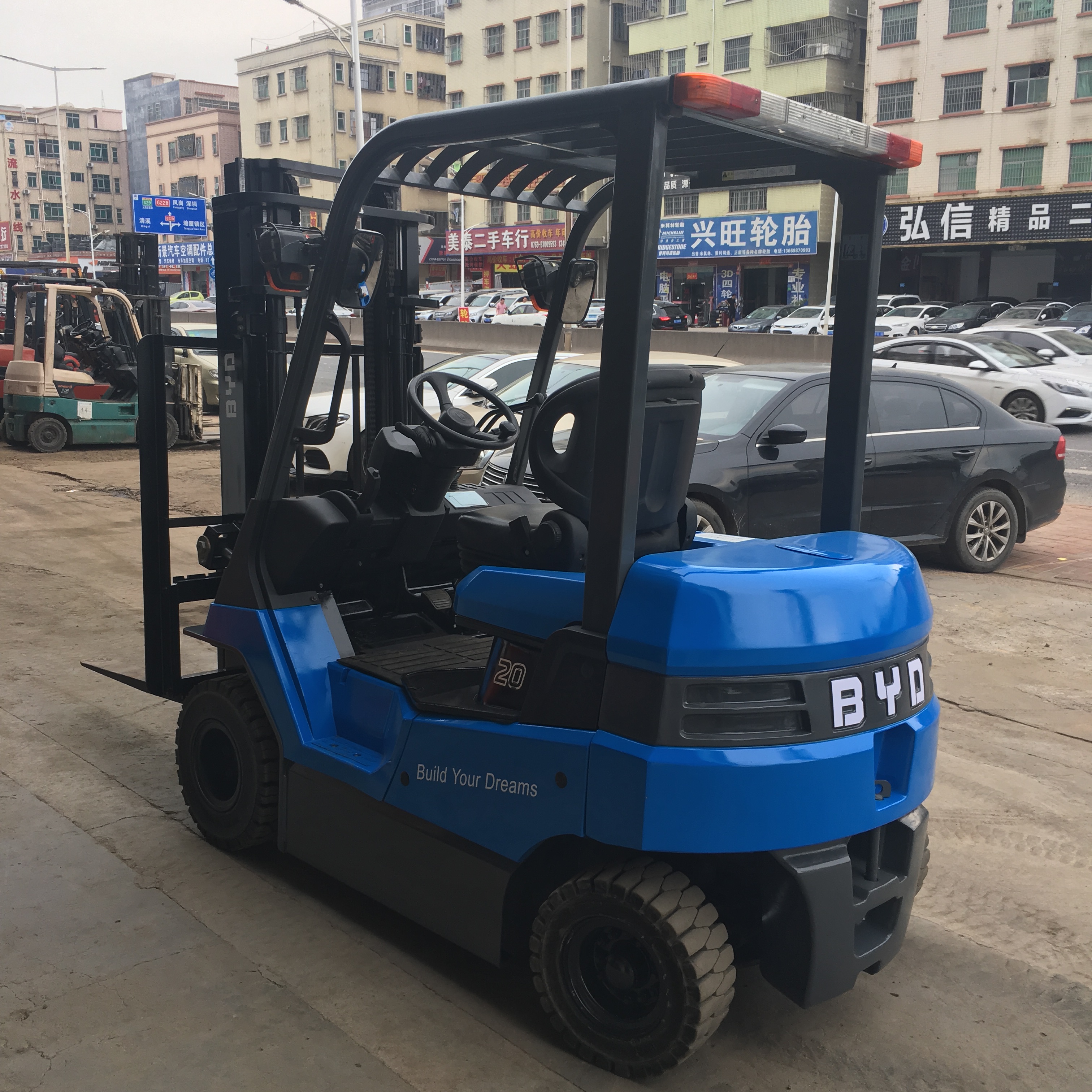 比亞迪鋰電池叉車二手2噸鋰電池叉車比亞迪叉車