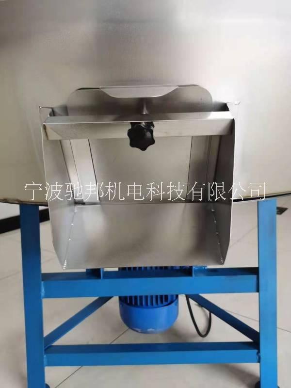 飼料混合攪拌一體式加工設備300公斤大規(guī)格飼料攪拌機 混合攪拌一體式攪拌機