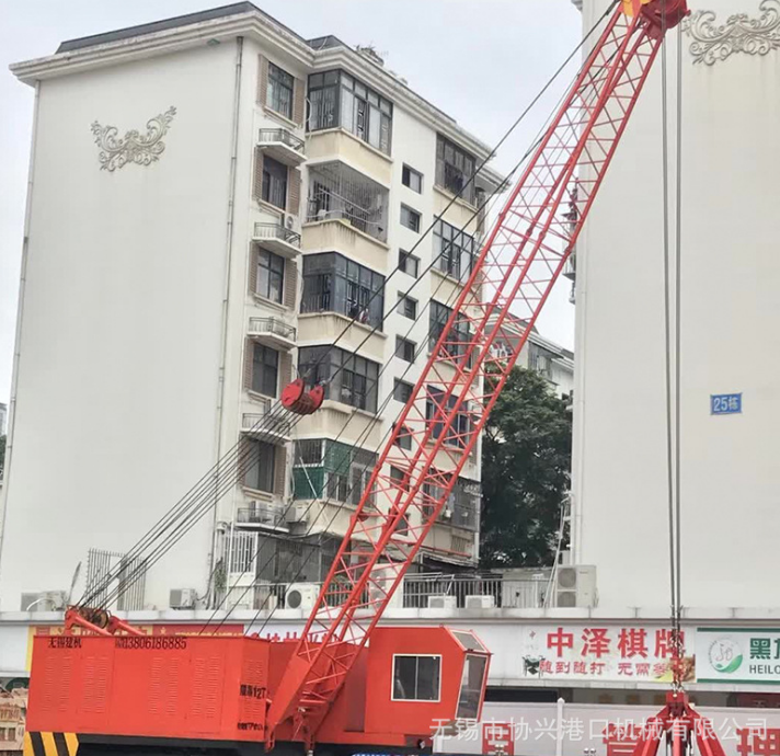 輪胎式起重機(jī)供應(yīng)商   輪胎式起重機(jī)價(jià)格