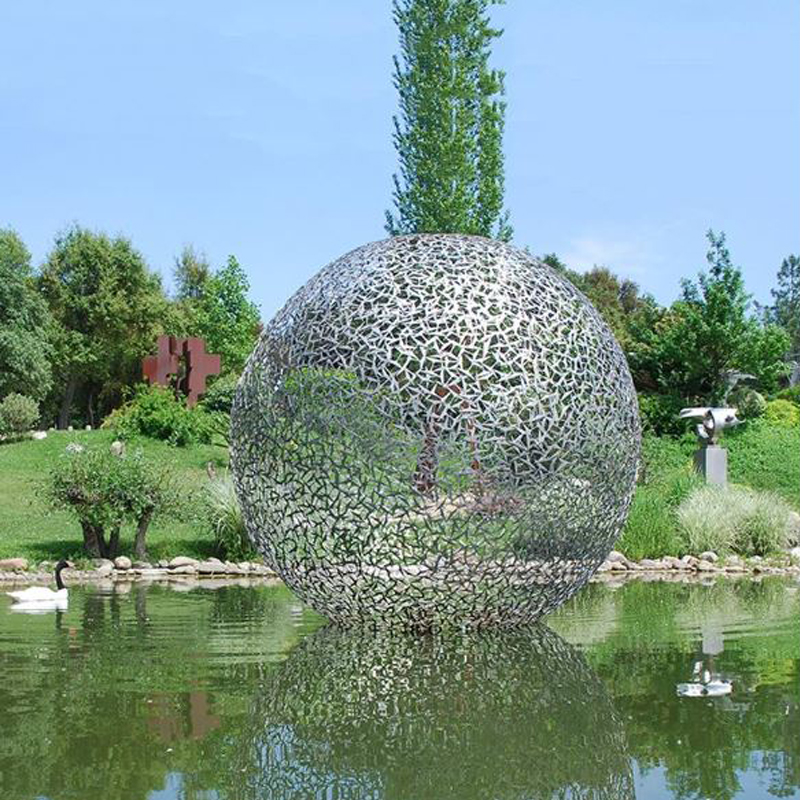定制不銹鋼鏤空?qǐng)A球雕塑 戶外園林裝飾球藝術(shù)擺件 雕花金屬雕塑