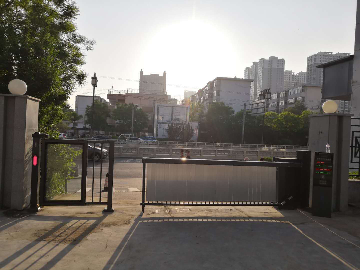 太原停車場道閘-起落速度快-山西天諾信