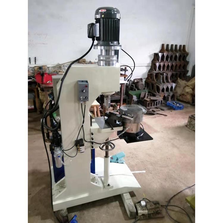 中型旋鉚機(jī)定制_氣壓旋鉚機(jī)供應(yīng)商