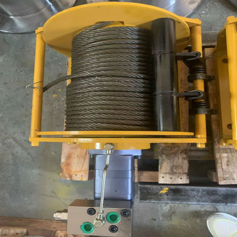 山東濟(jì)寧帶內(nèi)置剎車單繩拉力2噸擺線馬達(dá)液壓絞車卷揚(yáng)機(jī)