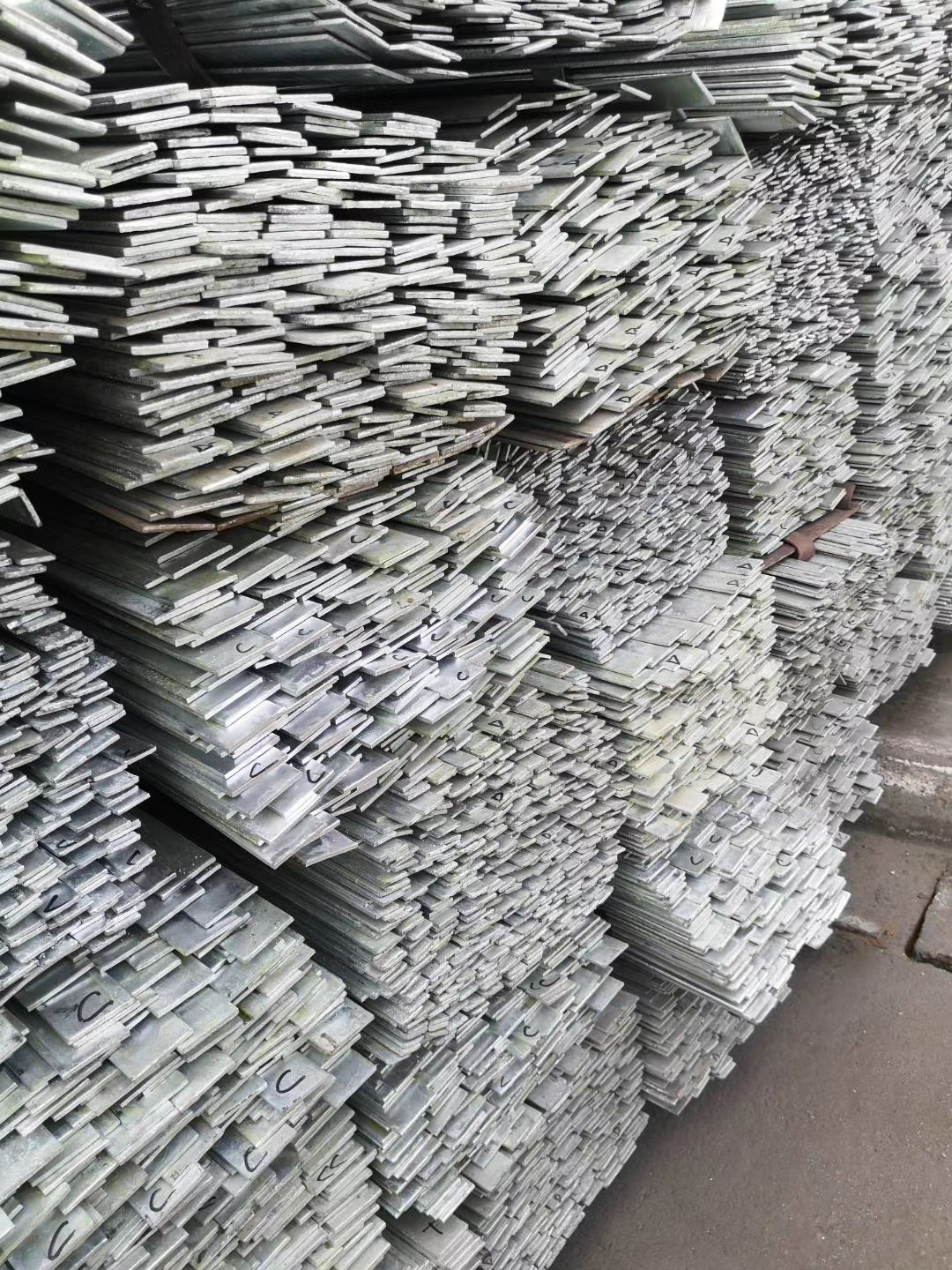 鍍鋅扁鋼批發(fā)供應(yīng) 鍍鋅扁鋼供應(yīng)  鍍鋅扁鋼多少錢 鍍鋅扁鋼廠家 黑扁鐵 鍍鋅扁鋼