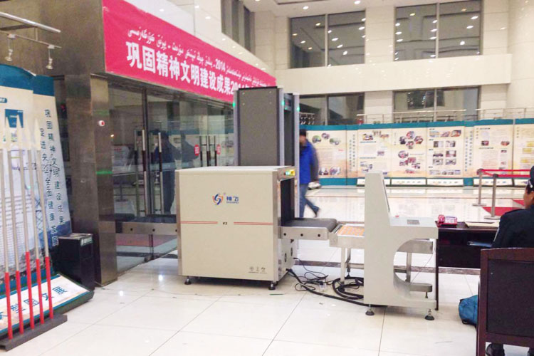 安檢機(jī)廠家   體育館安檢機(jī)  學(xué)校安檢機(jī)