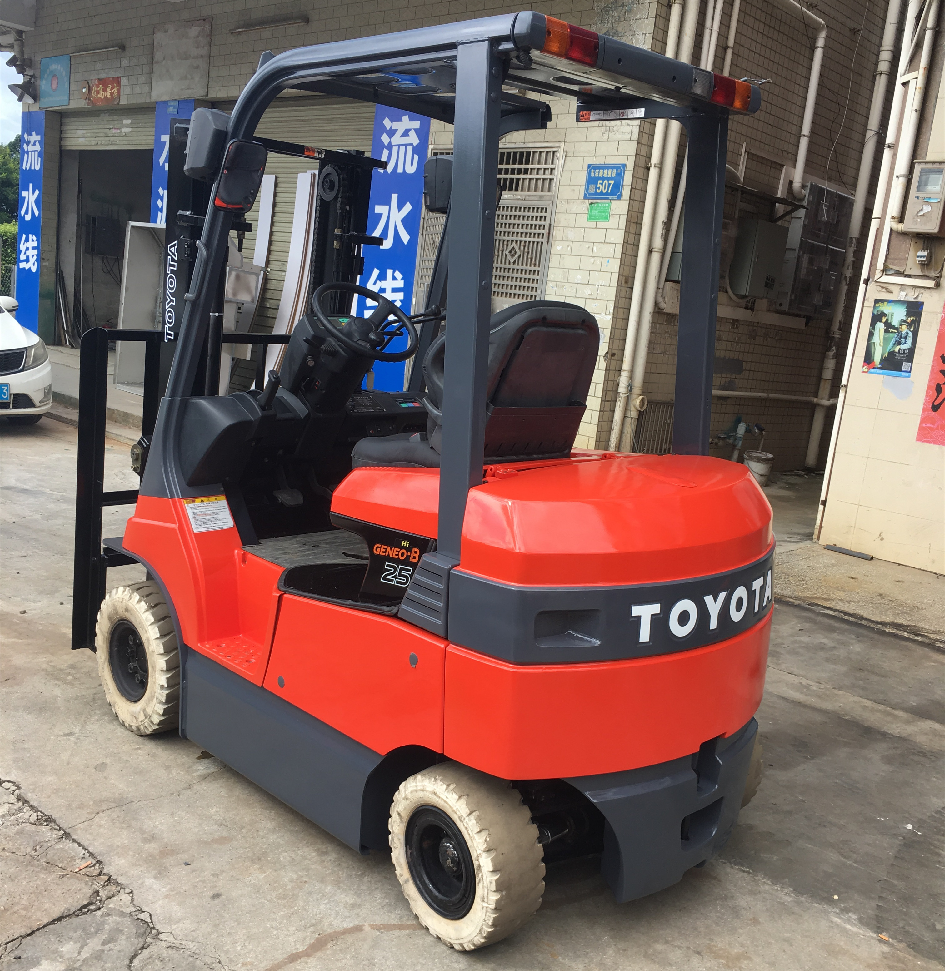 二手2.5噸豐田電動(dòng)叉車出租 豐田叉車出租 2.5噸豐田平衡重式電動(dòng)叉車