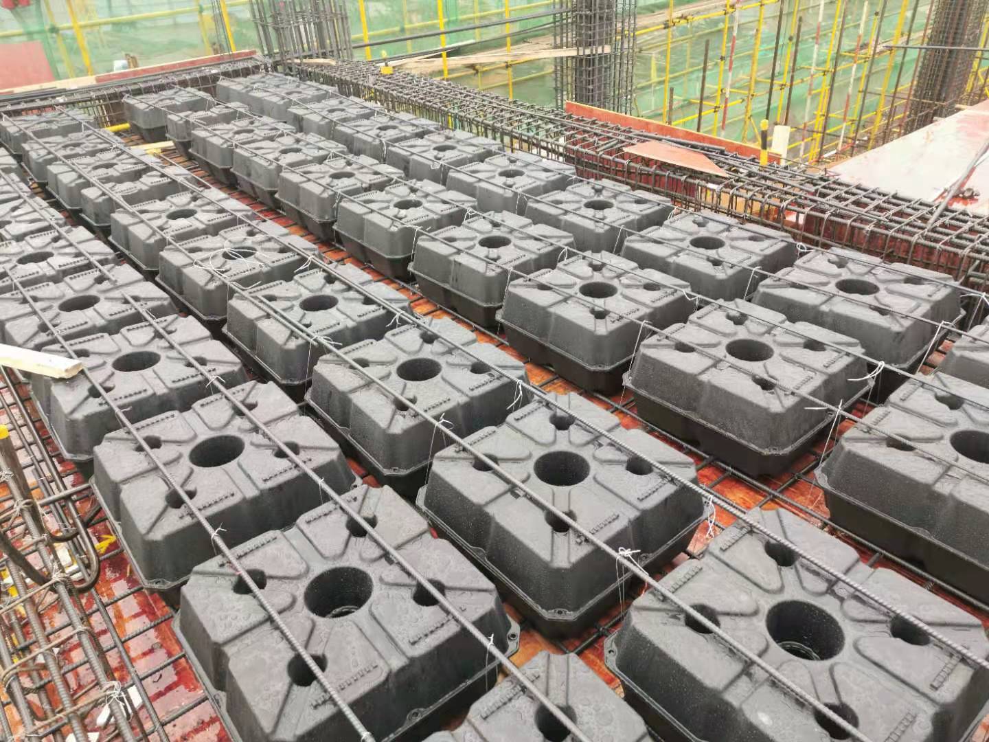 HJT輕質(zhì)填充體現(xiàn)澆混凝土空心樓蓋內(nèi)模生產(chǎn)