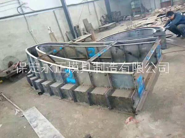 安全島模具，收費(fèi)站安全島鋼模具，永正模具制造廠家