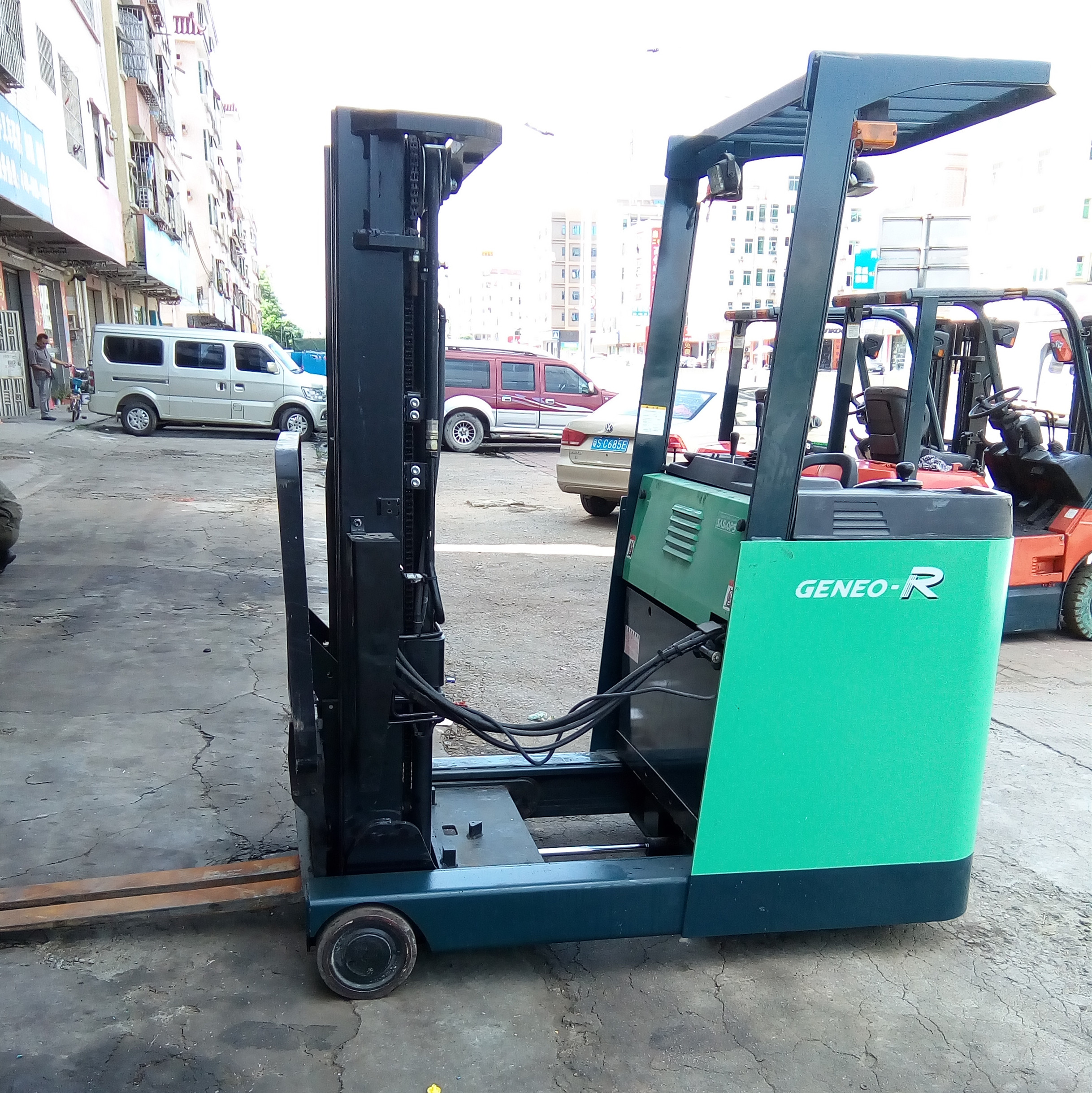 二手7FBR20 2噸豐田大前移叉車