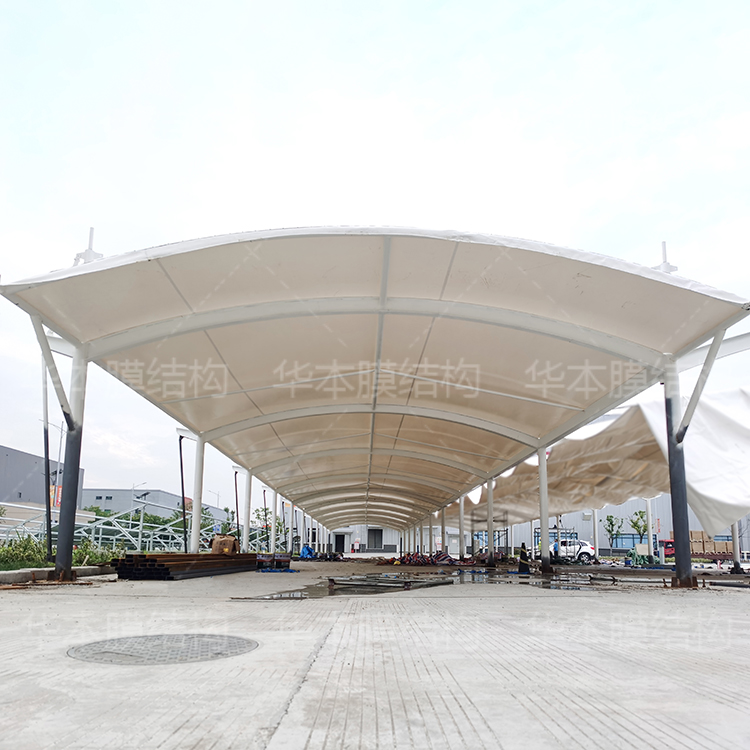 膜結(jié)構停車棚 公園制設計汽車遮陽棚 7字型膜結(jié)構停車棚