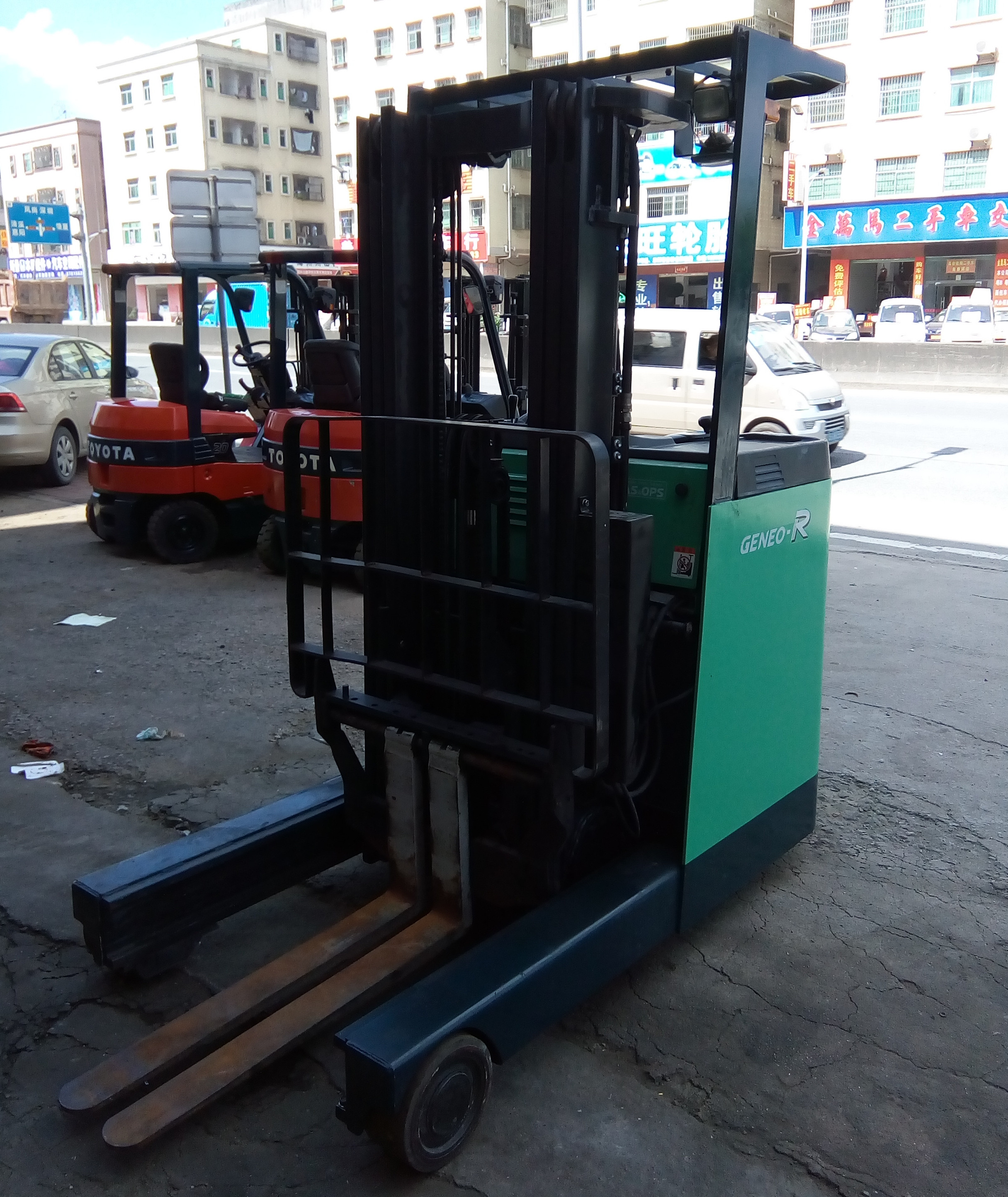 二手7FBR20 2噸豐田大前移叉車