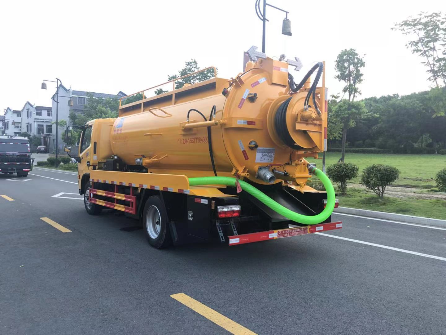 寧夏吳忠東風多利卡3方水7方污管道清洗吸污兩用車廠家價格
