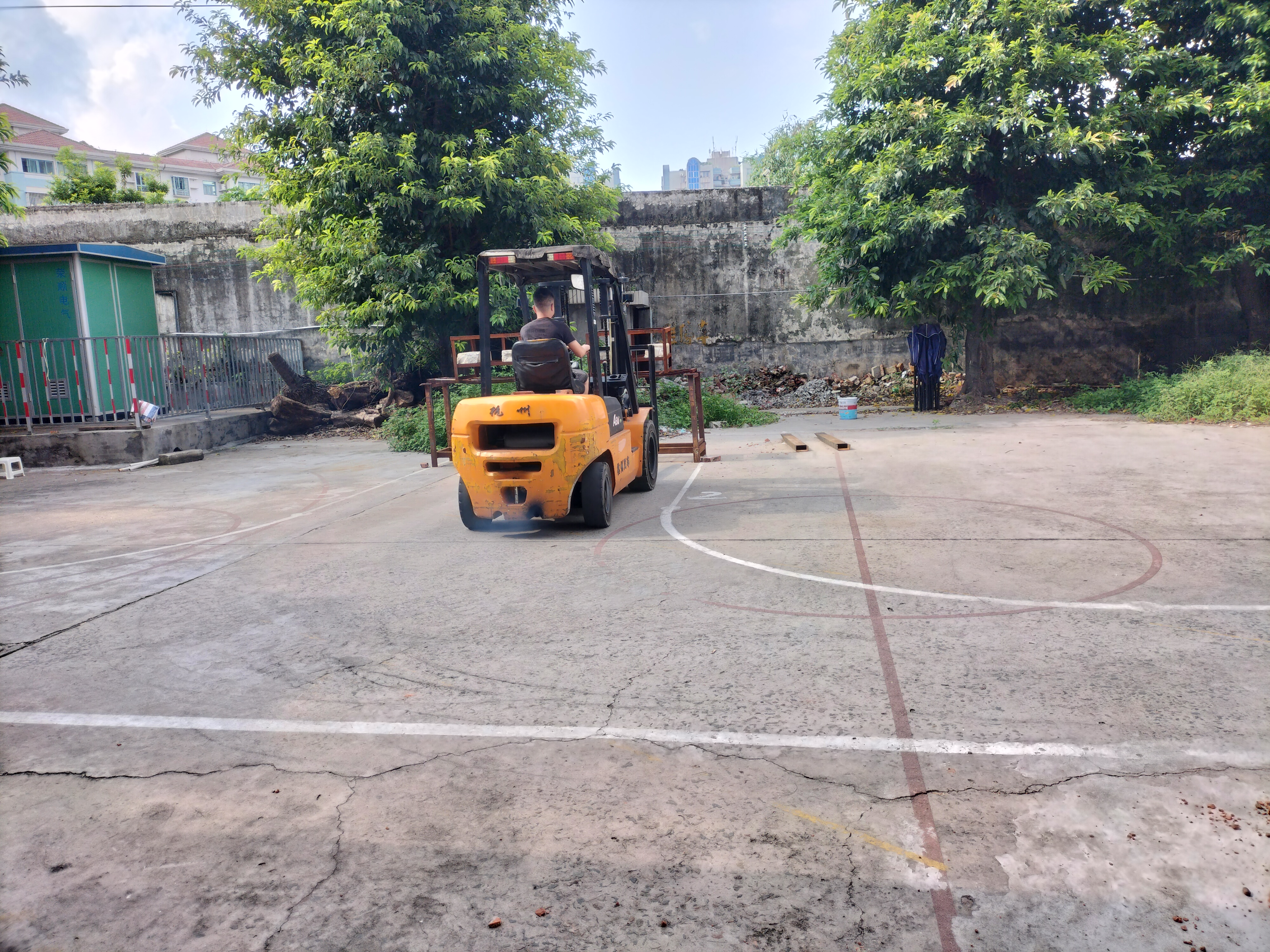 佛山考叉車證在什么地方，開叉車證一定要叉車證嗎，怎樣考證，考證報(bào)名入口
