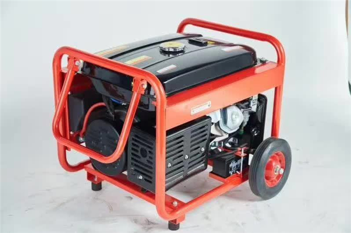 TOTO250A*?發(fā)電電焊機(jī)焊接情況