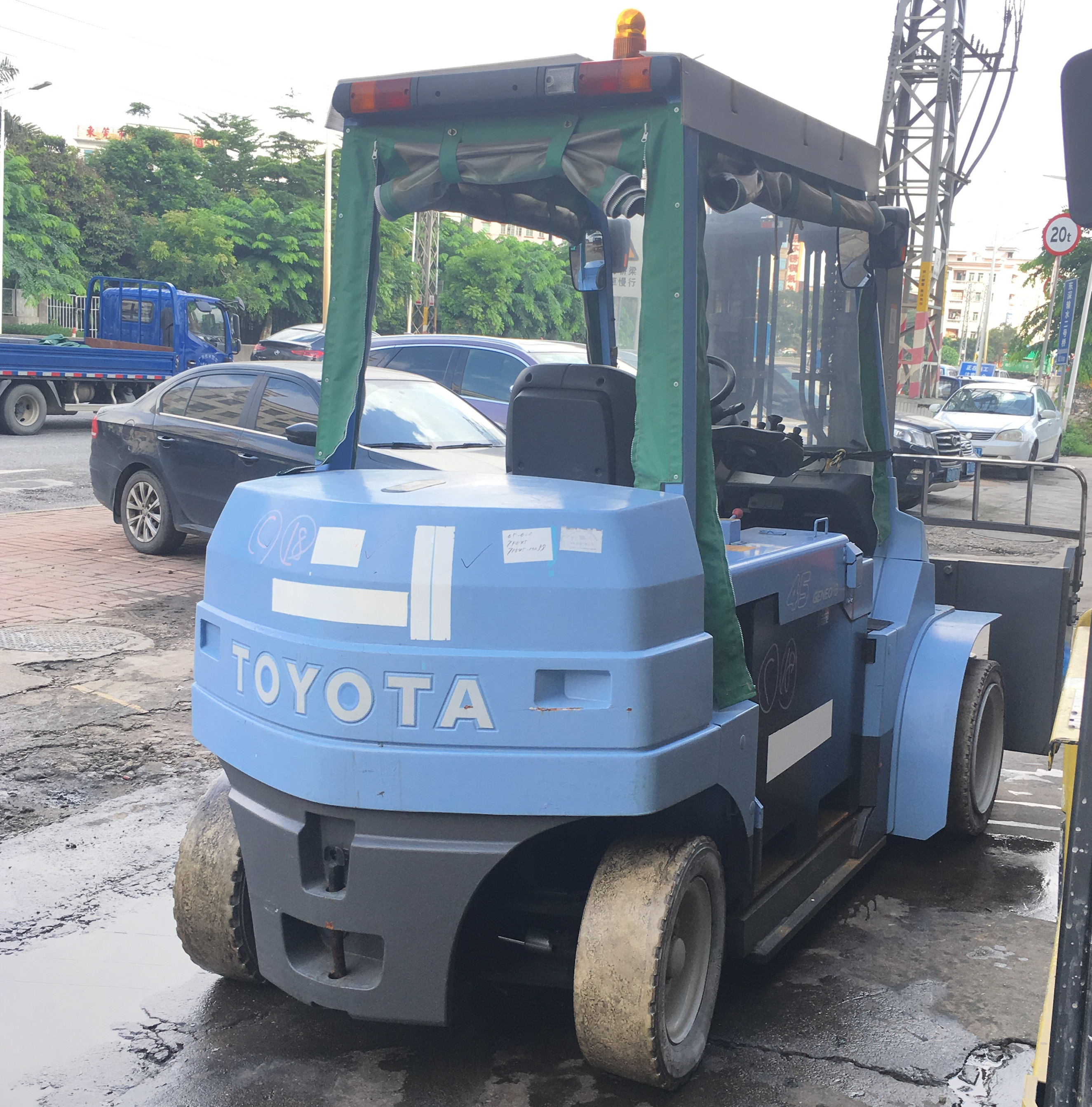 二手帶調(diào)距叉調(diào)旋轉(zhuǎn)器 4.5噸豐田叉車