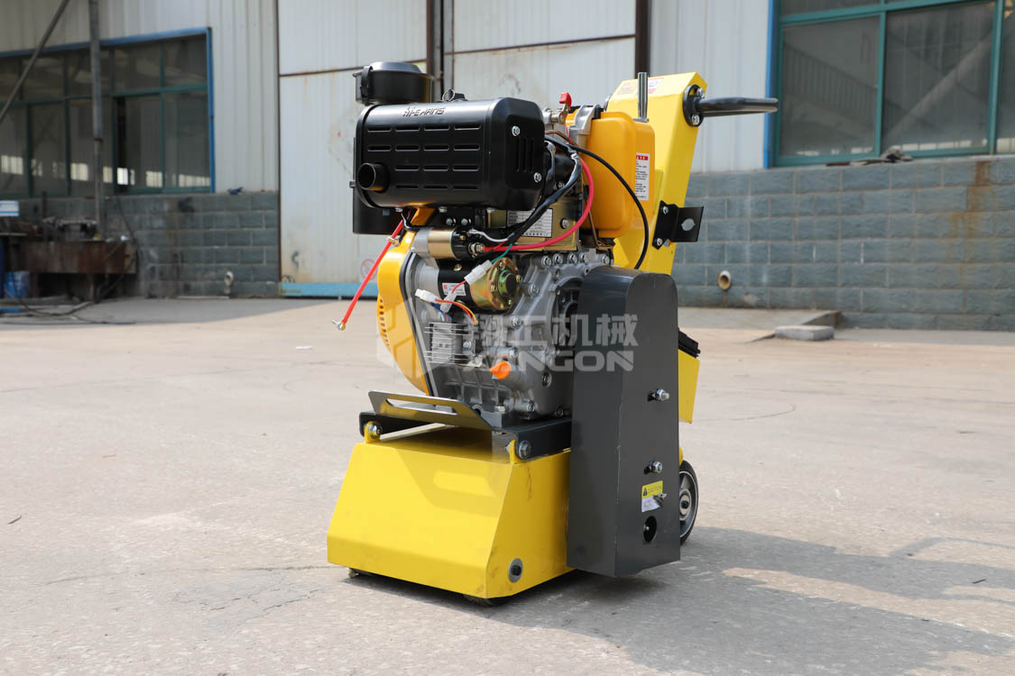 高強(qiáng)度混凝土銑刨機(jī)