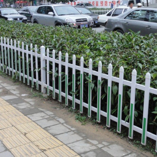 供應(yīng) PVC草坪柵欄 山東PVC草坪柵欄批發(fā)