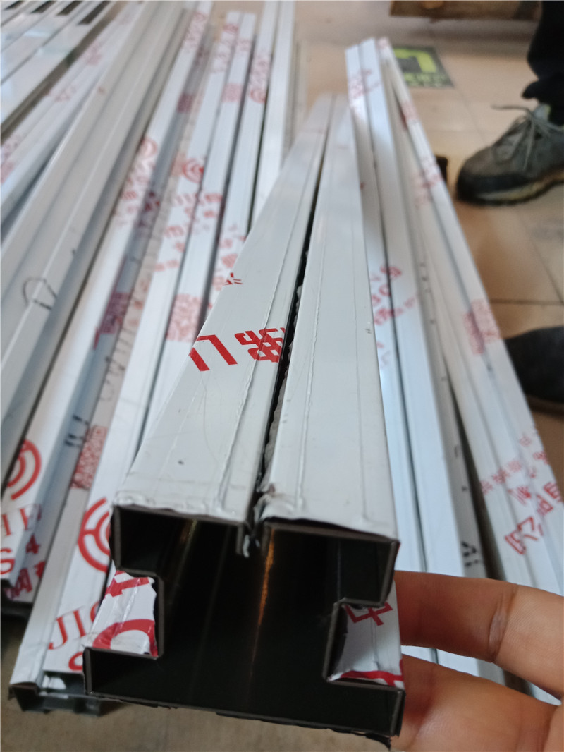 東莞鈑金加工，廠家供應(yīng)鈑金加工制作，銷售鈑金加工直銷價多少錢