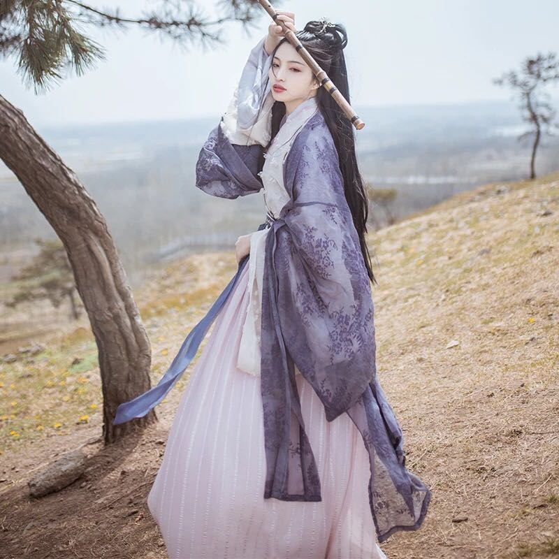 古裝穿越服、學(xué)士服、碩式服、博士