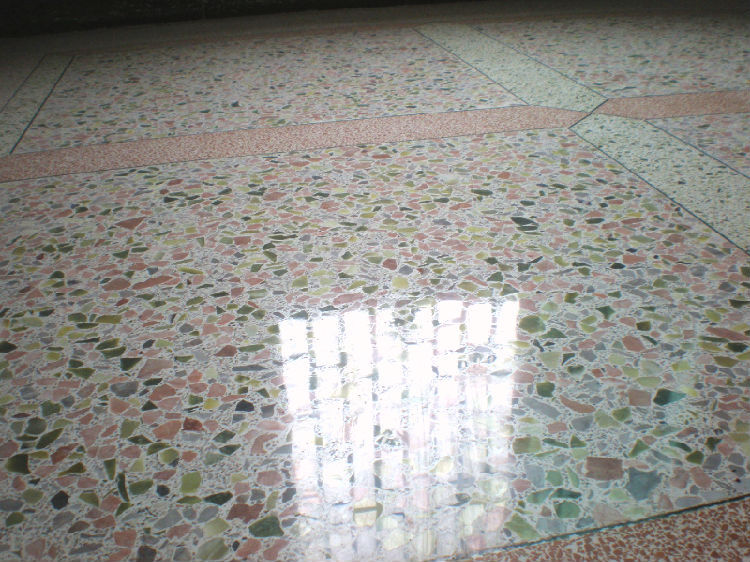 天河?xùn)|莞莊石材翻新養(yǎng)護(hù)公司，大理石、水磨石打磨翻新拋光重回亮澤