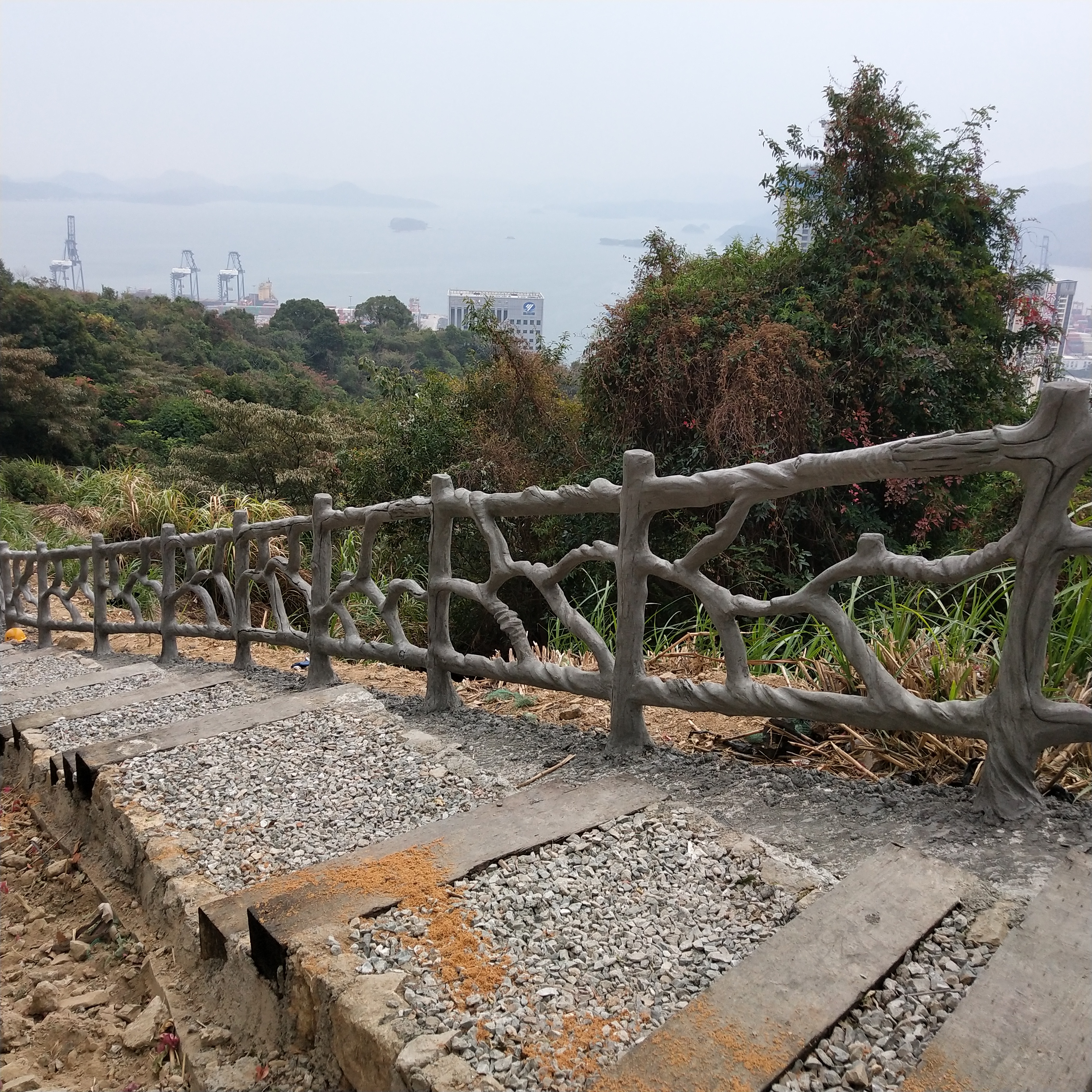 水泥仿木欄桿，仿樹(shù)藤欄桿