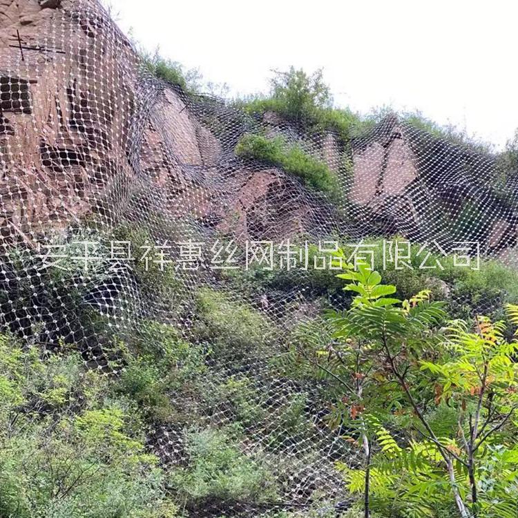 主動(dòng)被動(dòng)邊坡防護(hù)網(wǎng)滑坡防護(hù)網(wǎng)鍍鋅柔性網(wǎng)SNS公路落石山體被動(dòng)攔截絞索網(wǎng)