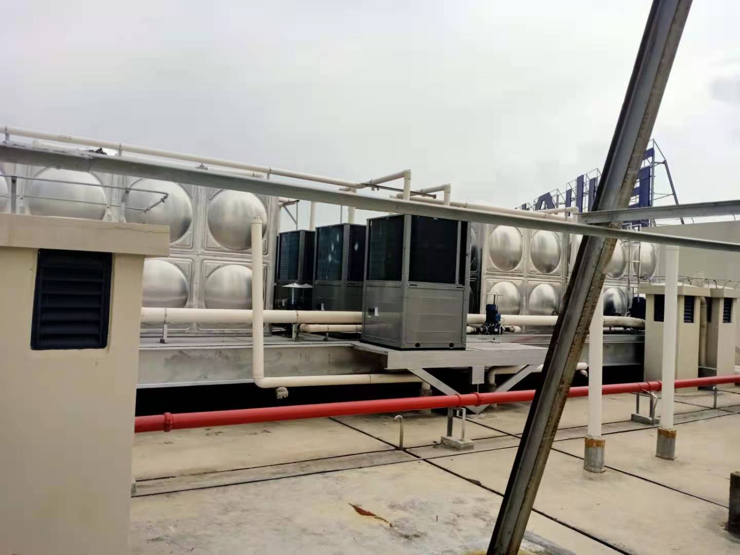 江門空氣能熱水工程施工造價(jià)_報(bào)價(jià)電話【東莞市健朗節(jié)能設(shè)備有限公司】