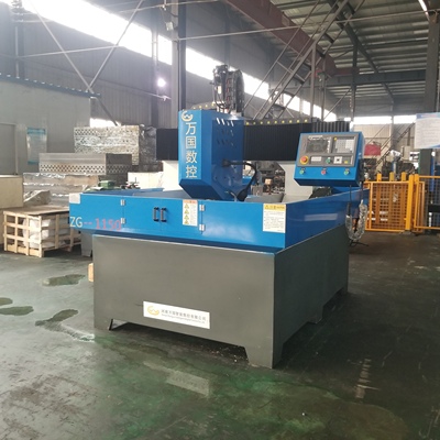 萬(wàn)國(guó)數(shù)控機(jī)床全自動(dòng)立式鉆銑床Z500廠家鉆孔攻絲模具機(jī)械加工