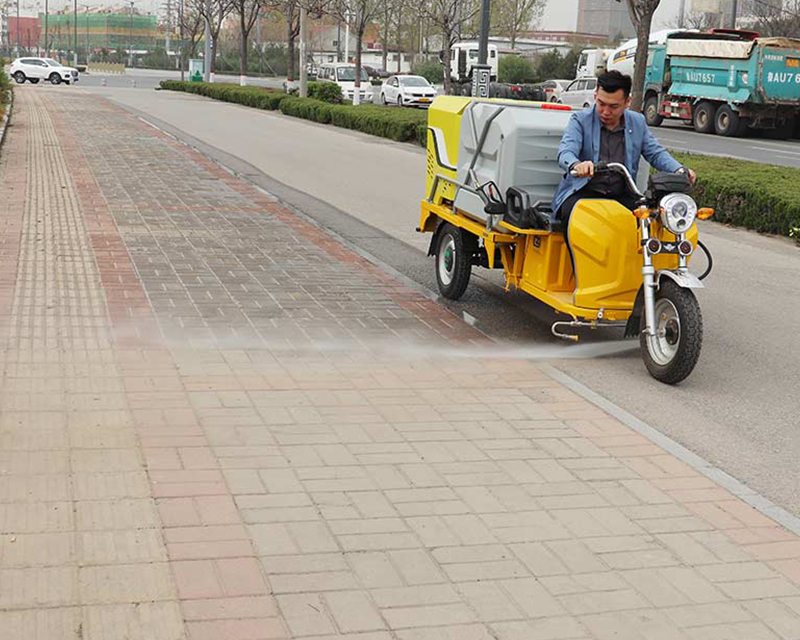 小型高壓路面沖洗清洗車 濟南百易路面污漬高壓沖洗車
