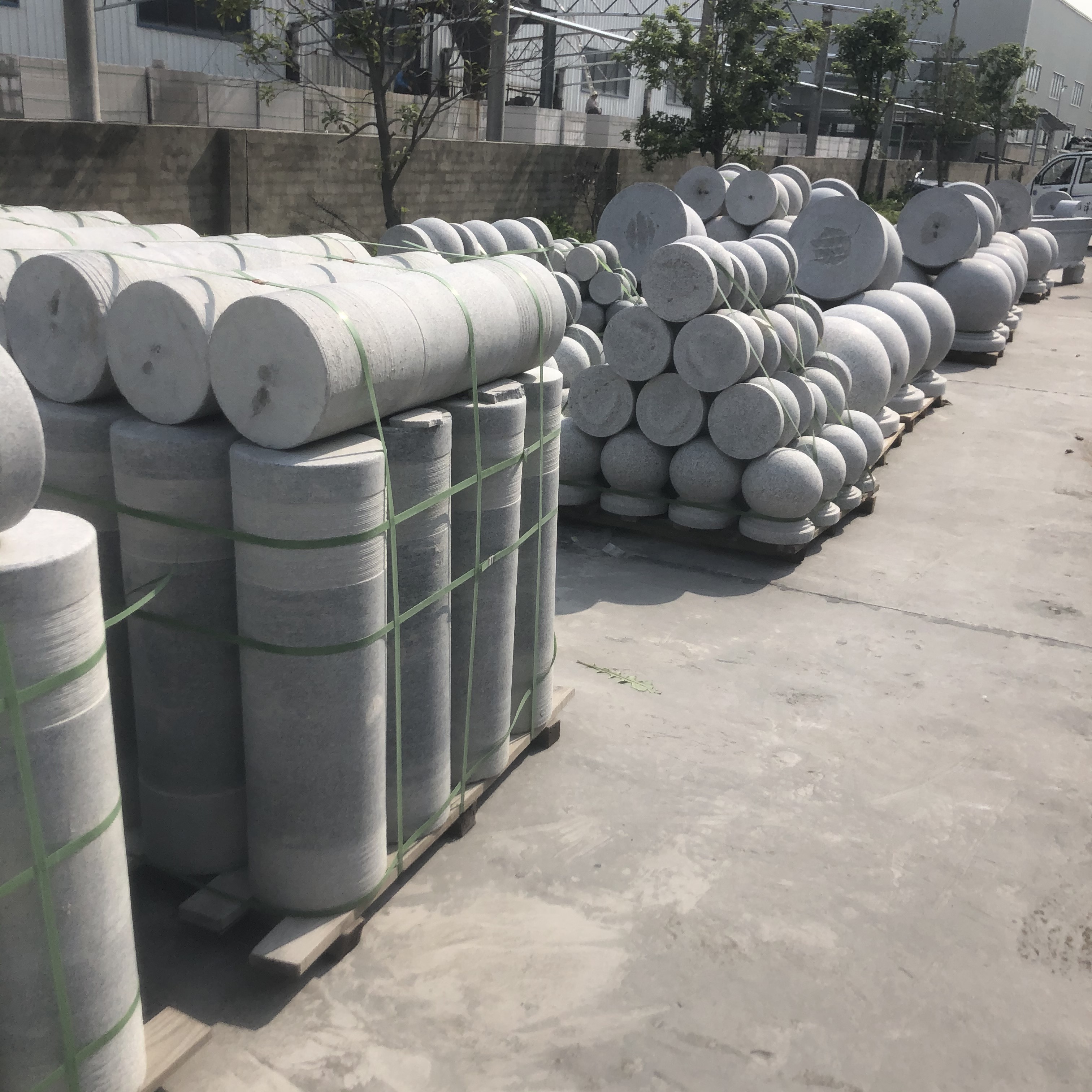 四川灰色車(chē)擋石 飯店車(chē)擋石定制