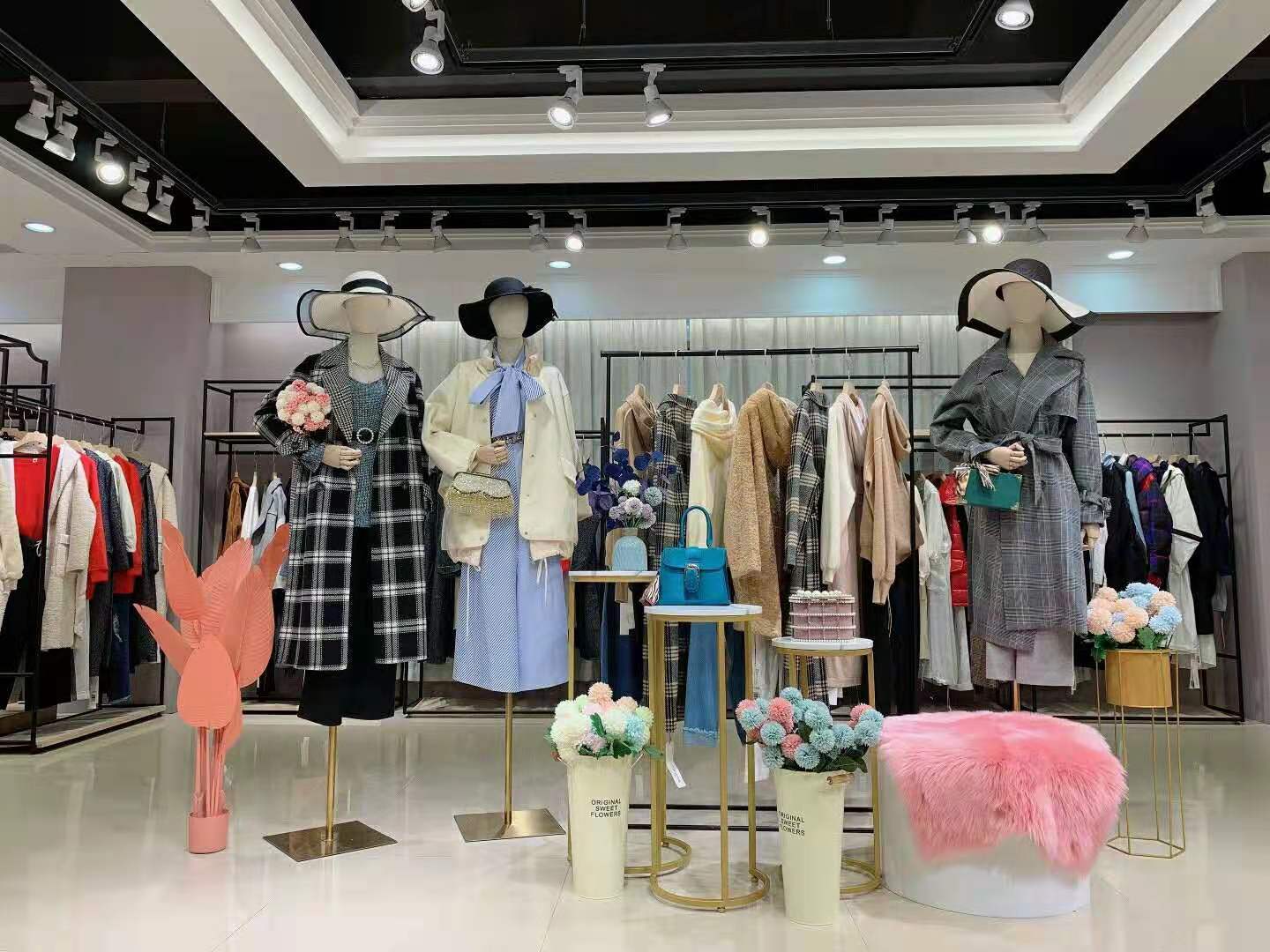 X-MOOM2021冬時(shí)尚品牌專柜撤柜女裝尾貨批發(fā)市場(chǎng)